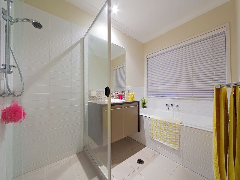 30 Talltrees Cct, Wakerley QLD 4154