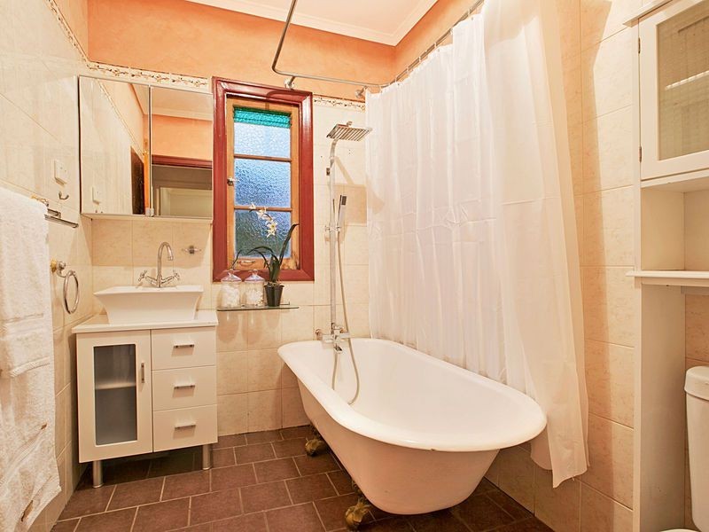 5 Gannon Ave, Manly QLD 4179