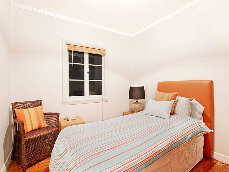 5 Gannon Ave, Manly QLD 4179