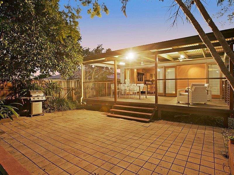 5 Gannon Ave, Manly QLD 4179
