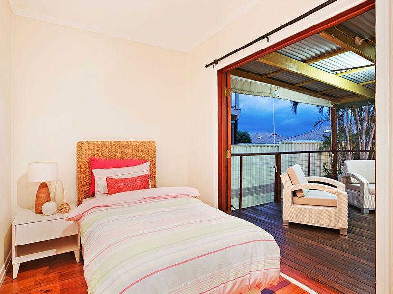 5 Gannon Ave, Manly QLD 4179