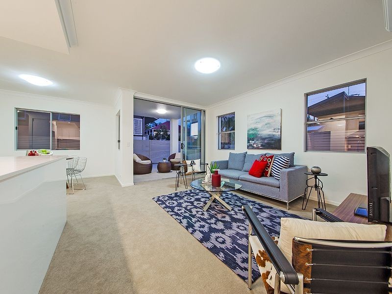 4/54 Yamboyna St, Manly QLD 4179