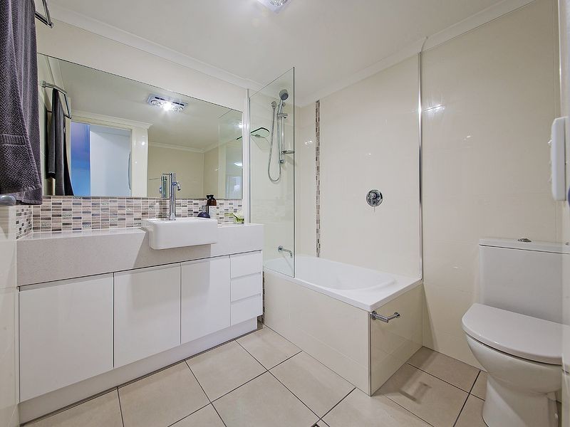 4/54 Yamboyna St, Manly QLD 4179