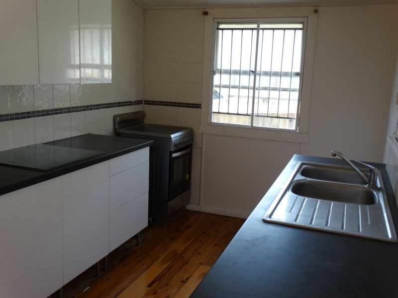 19 Bernays Road, Wynnum West QLD 4178