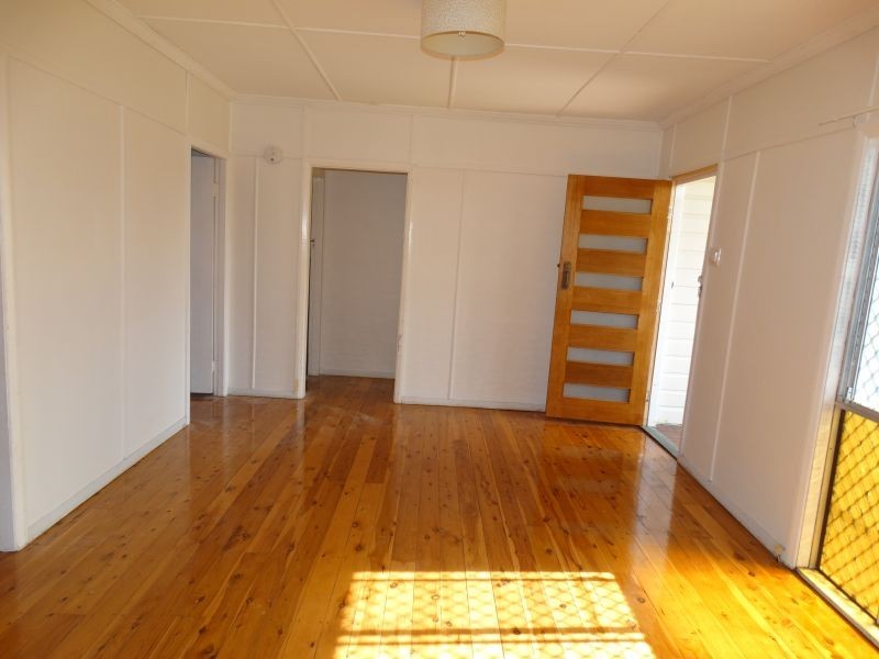 19 Bernays Road, Wynnum West QLD 4178