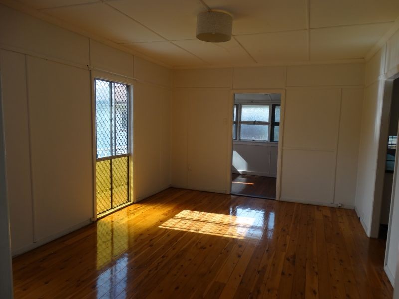 19 Bernays Road, Wynnum West QLD 4178