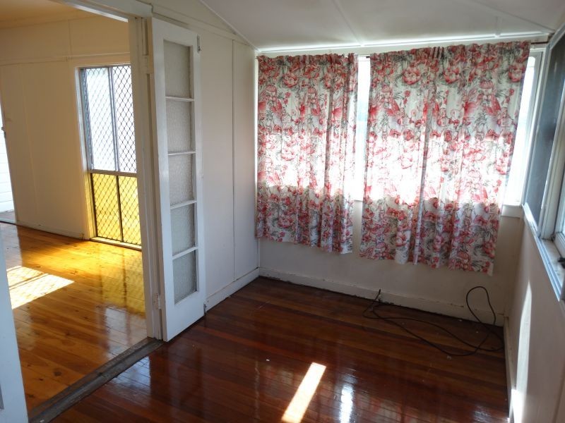 19 Bernays Road, Wynnum West QLD 4178