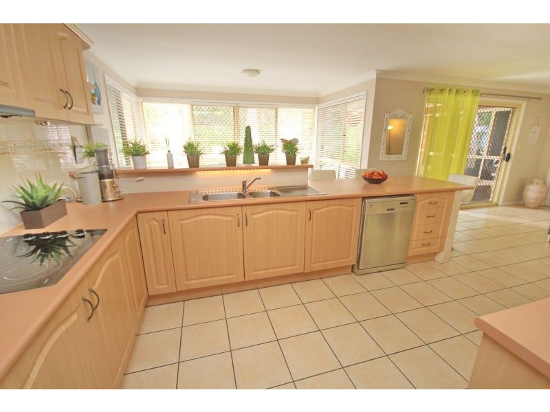 39 Carinyan Drive, Birkdale QLD 4159