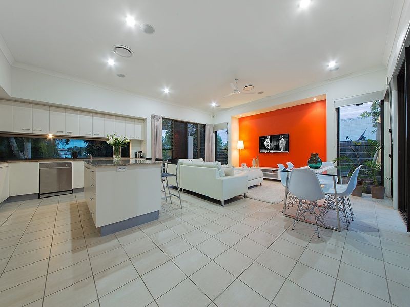 4 Hepburn Cl, Wakerley QLD 4154
