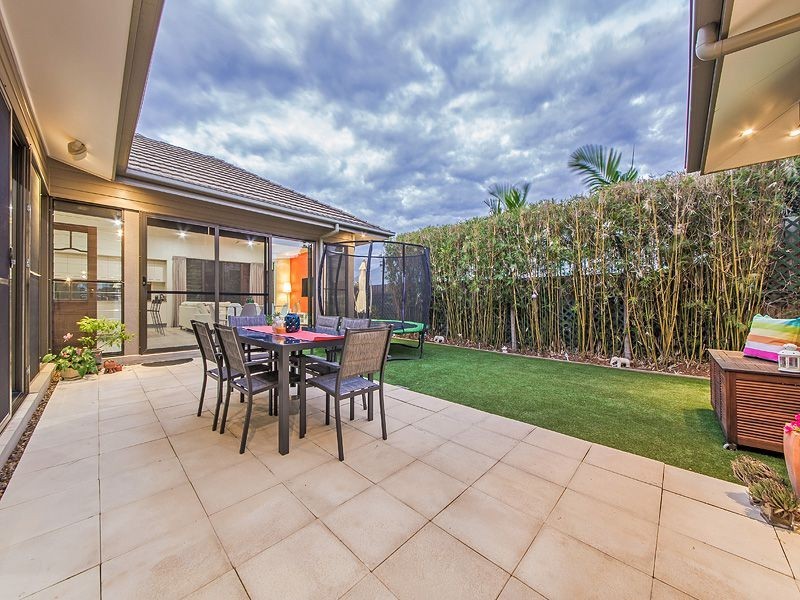 4 Hepburn Cl, Wakerley QLD 4154