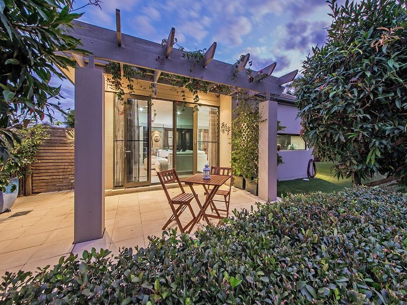 4 Hepburn Cl, Wakerley QLD 4154