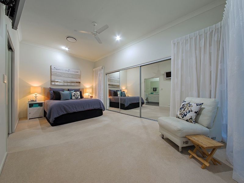 4 Hepburn Cl, Wakerley QLD 4154