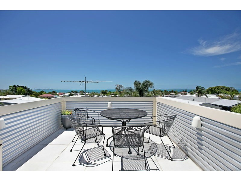 92 Kingsley Tce, Manly QLD 4179