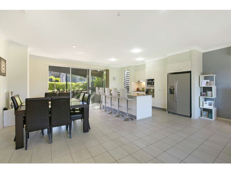 56 Yarra Rd, Wakerley QLD 4154