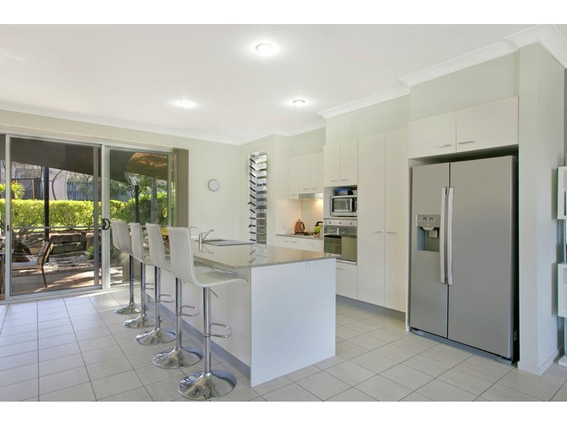 56 Yarra Rd, Wakerley QLD 4154