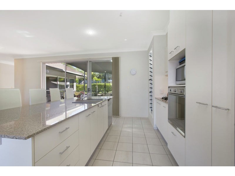 56 Yarra Rd, Wakerley QLD 4154