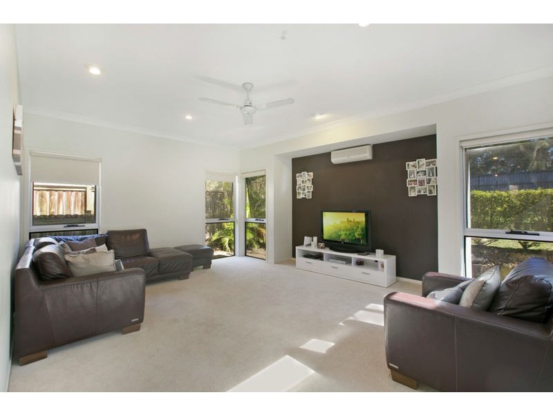 56 Yarra Rd, Wakerley QLD 4154