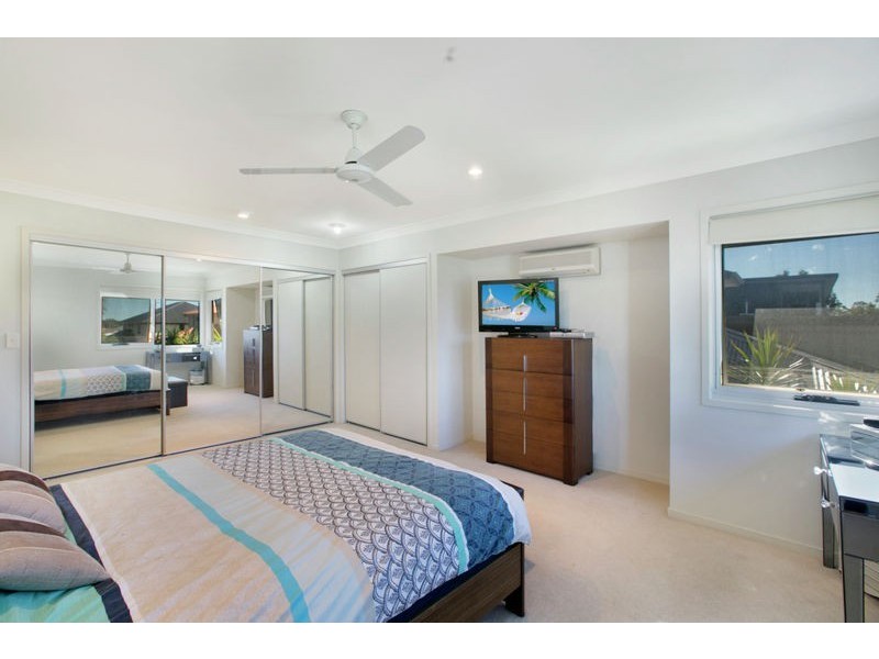 56 Yarra Rd, Wakerley QLD 4154