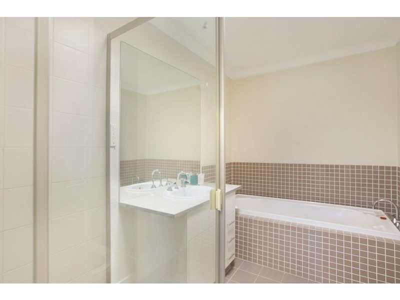 56 Yarra Rd, Wakerley QLD 4154