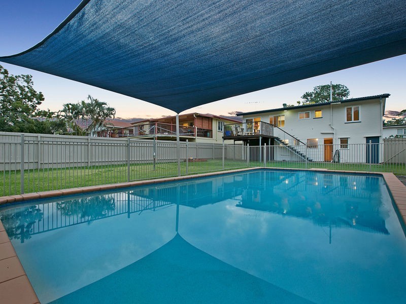 57 Malabar Street, Wynnum West QLD 4178