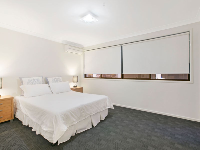 21 Dengate Lane, St Lucia QLD 4067