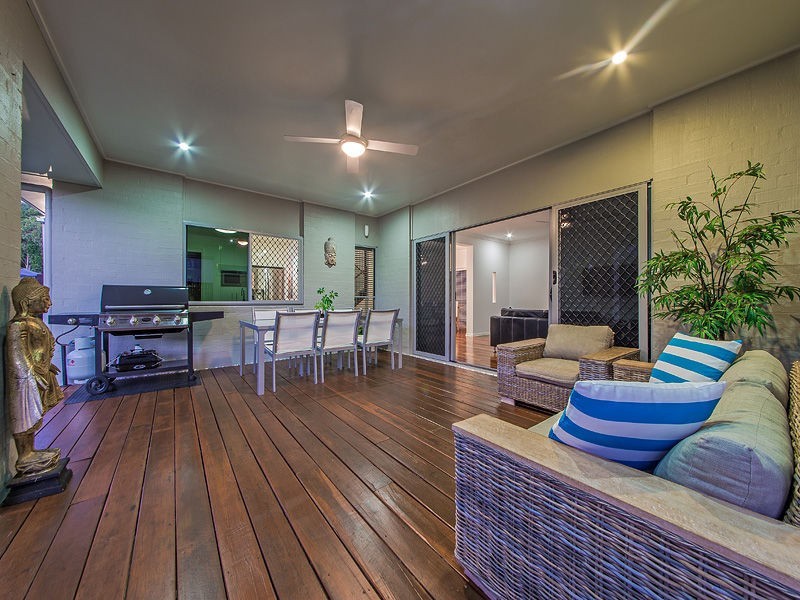 24 Feathertail Pl, Wakerley QLD 4154