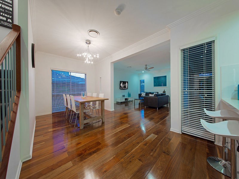 24 Feathertail Pl, Wakerley QLD 4154