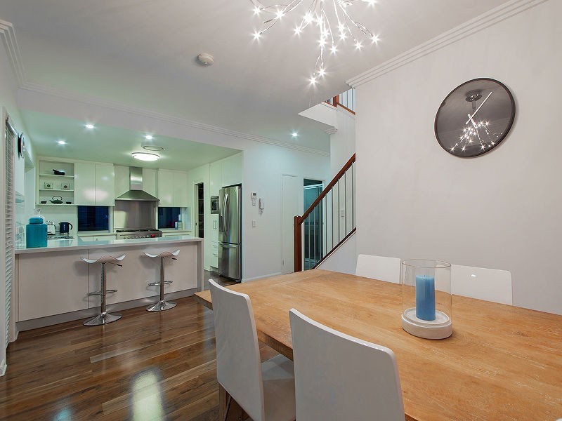 24 Feathertail Pl, Wakerley QLD 4154