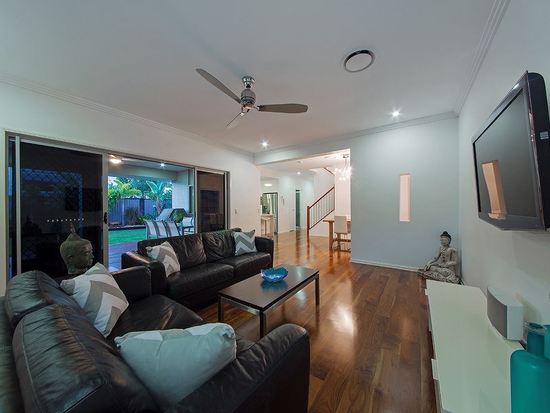 24 Feathertail Pl, Wakerley QLD 4154