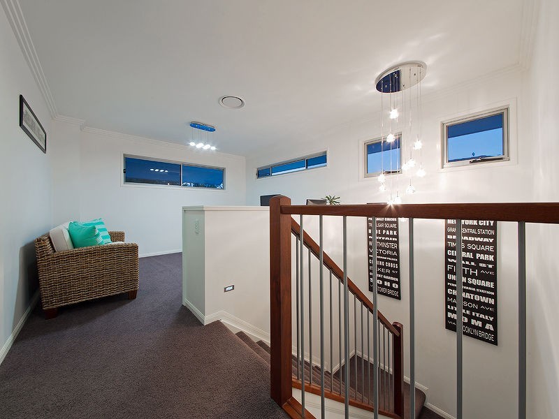 24 Feathertail Pl, Wakerley QLD 4154