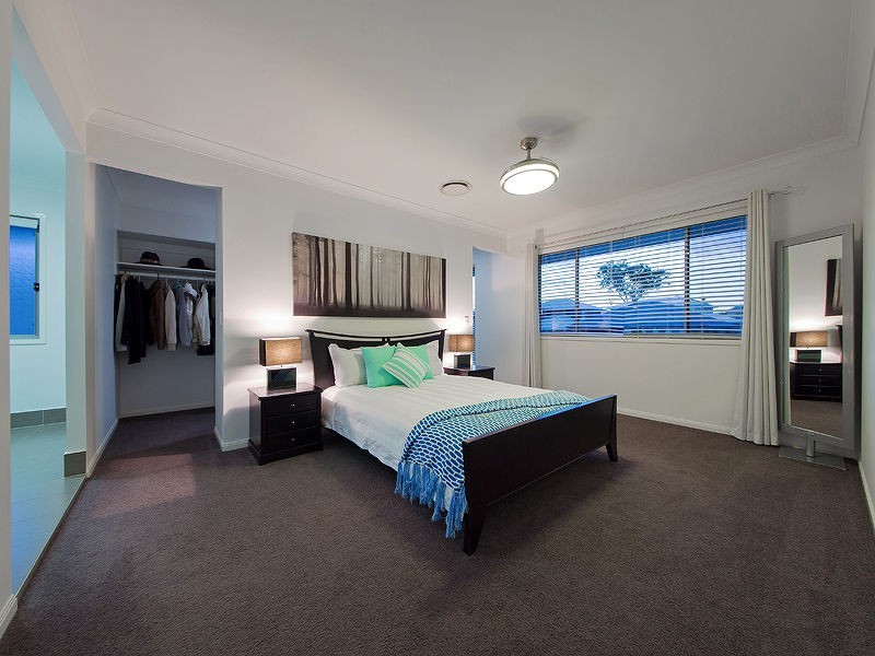 24 Feathertail Pl, Wakerley QLD 4154