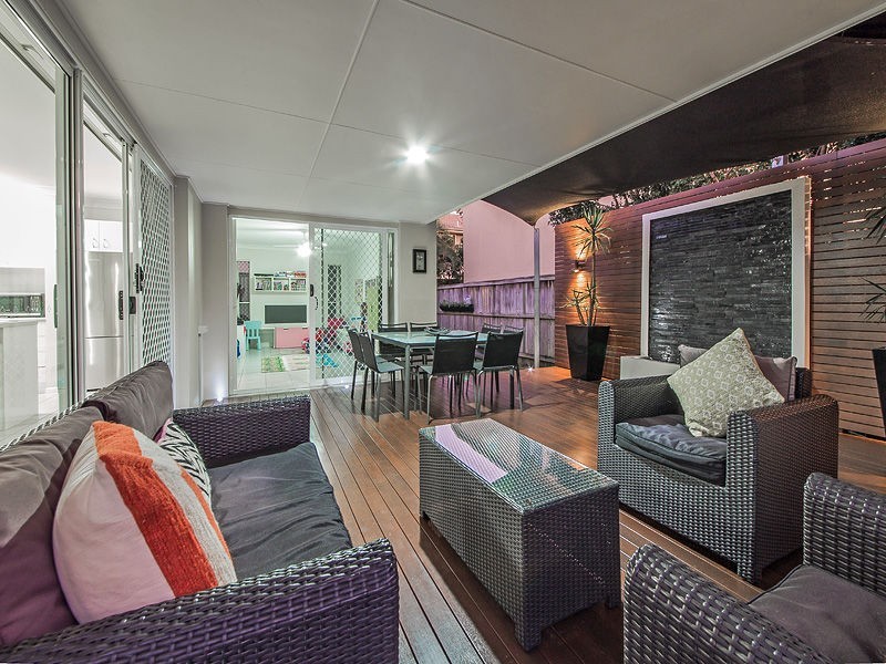 4 Tallis Street, Wakerley QLD 4154