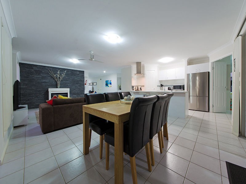 4 Tallis Street, Wakerley QLD 4154