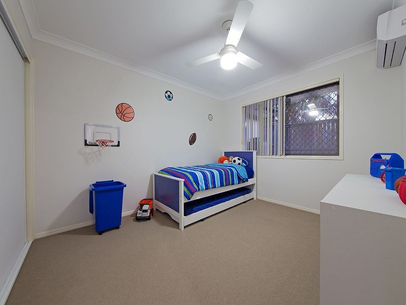 4 Tallis Street, Wakerley QLD 4154