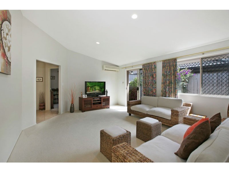 7 Phillips Place, Wakerley QLD 4154