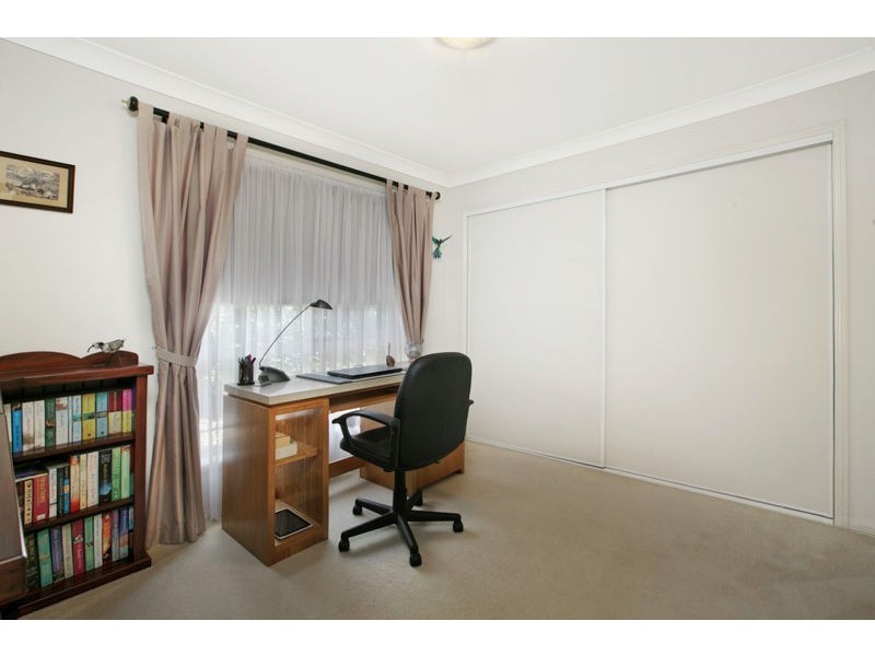 7 Phillips Place, Wakerley QLD 4154