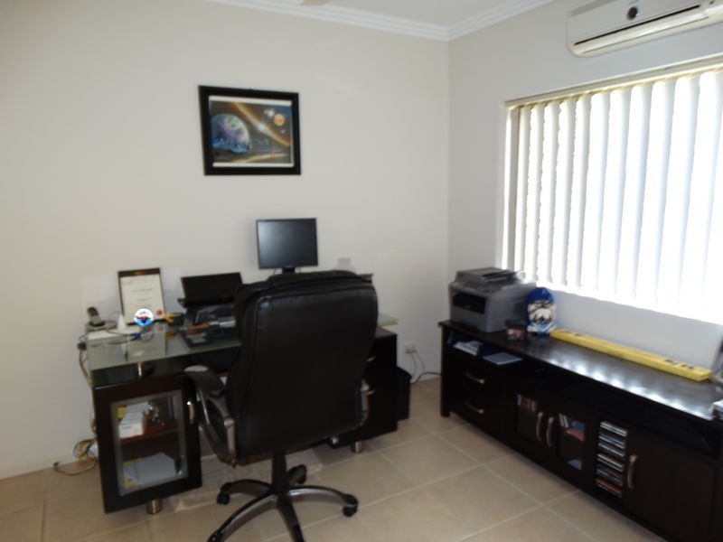 1 Bonniebrae Street, Wynnum West QLD 4178