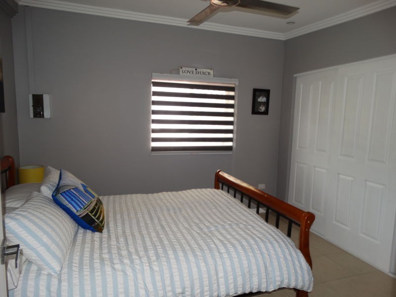 1 Bonniebrae Street, Wynnum West QLD 4178