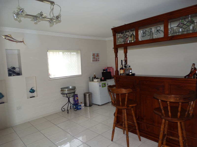 1 Bonniebrae Street, Wynnum West QLD 4178