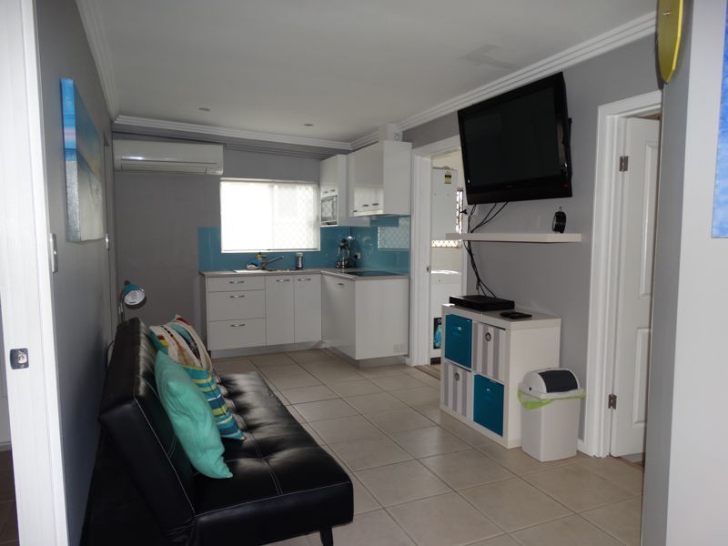 1 Bonniebrae Street, Wynnum West QLD 4178