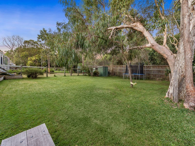 29 Worchester Crescent, Wakerley QLD 4154