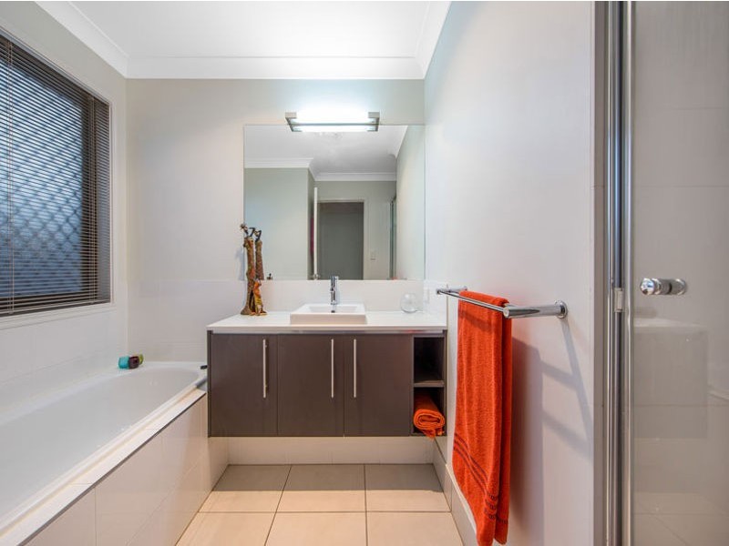 29 Worchester Crescent, Wakerley QLD 4154