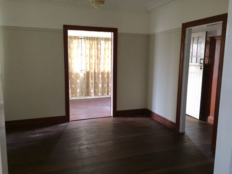 12 Violet Street, Wynnum QLD 4178