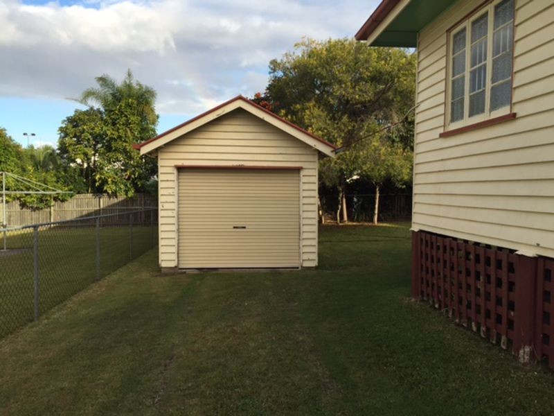 12 Violet Street, Wynnum QLD 4178