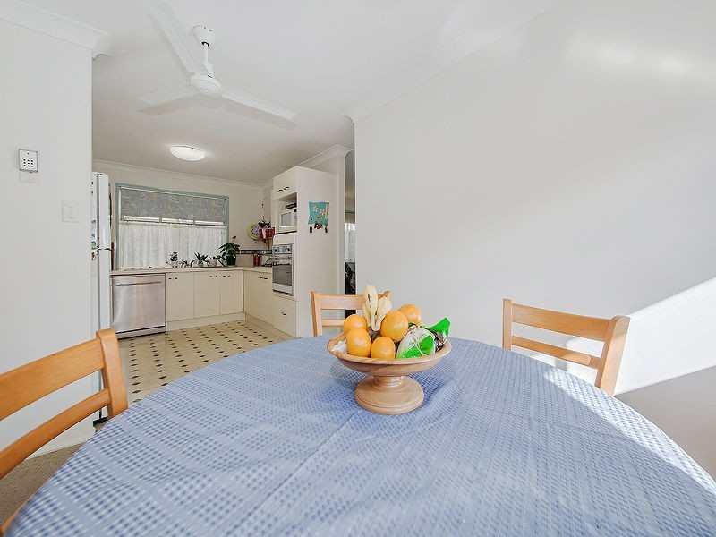17 Faine St, Manly West QLD 4179