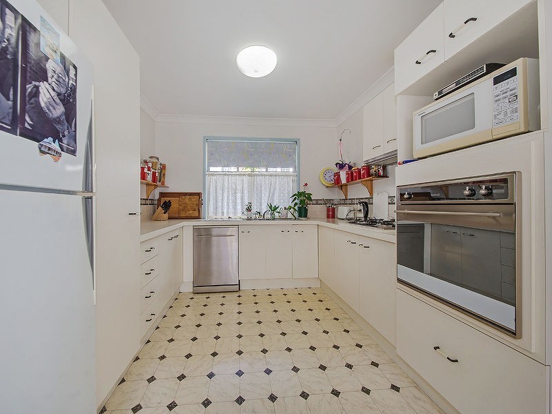 17 Faine St, Manly West QLD 4179