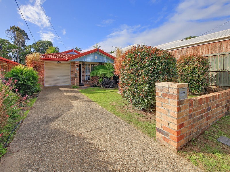 17 Faine St, Manly West QLD 4179