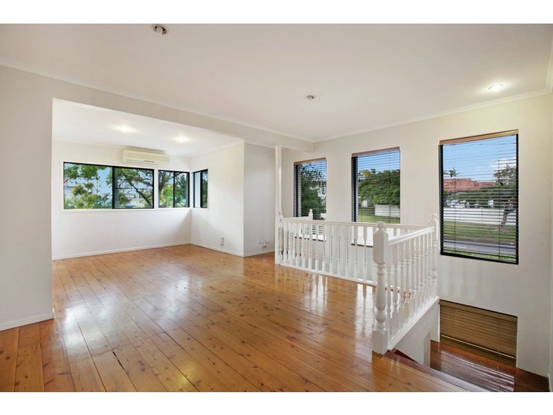 35 Wondall Rd, Wynnum West QLD 4178