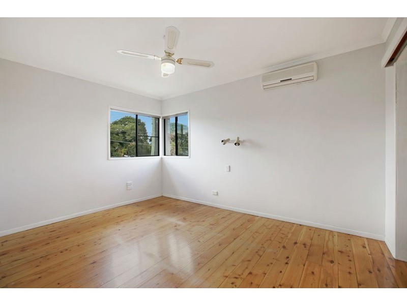 35 Wondall Rd, Wynnum West QLD 4178