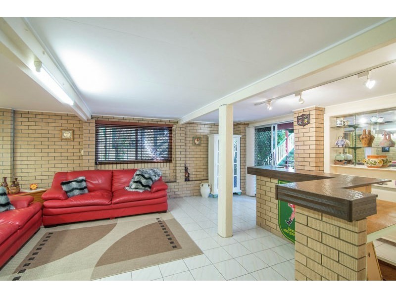 95 Minto Crescent, Arana Hills QLD 4054